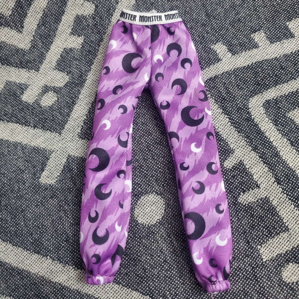 Monster High Doll G3 Clawdeen Wolf Creepover Party Pajama Comfy Pants from HHK52